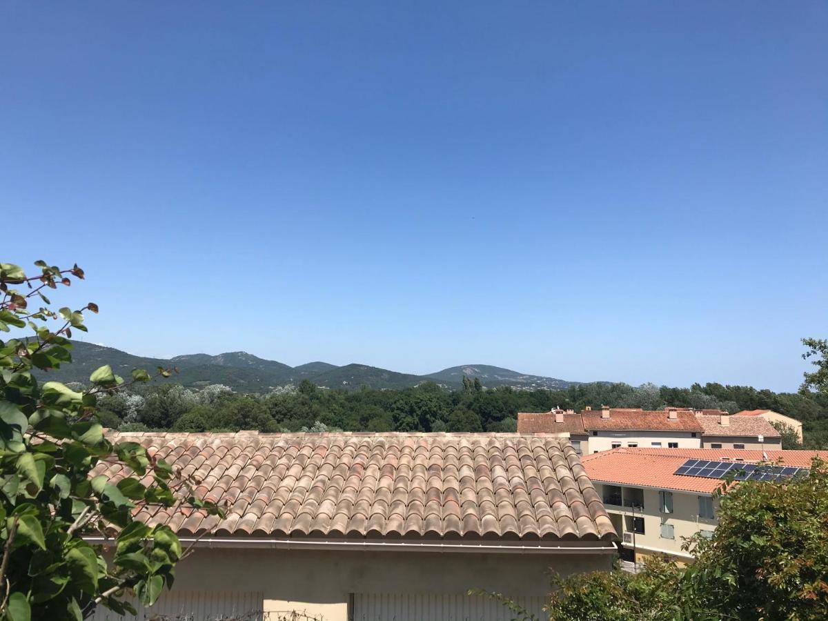 Studio Climatise Piscine Parking - Prix Du Voyageur 2023 Et 2024 ! Merci 코골렝 외부 사진